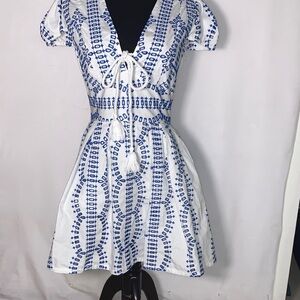 Avec Les Filles White and Blue Patterned Mini Dress